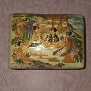 Decorative Cream Jewelry Trinket Box - Vintage Style